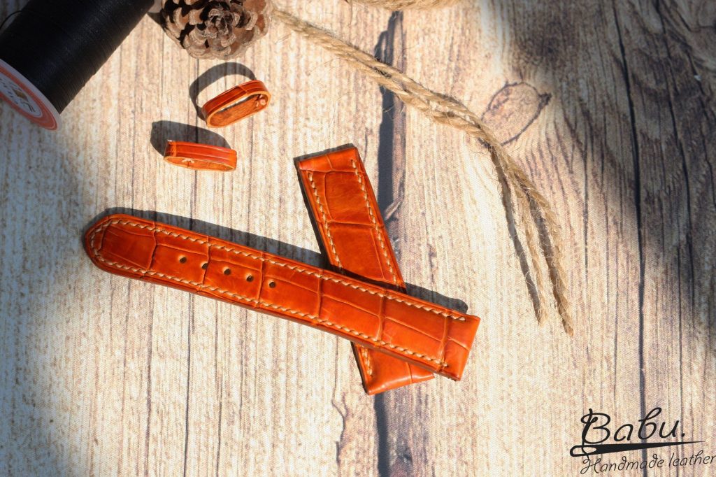Avoid keeping leather watch straps in a place with high humidity