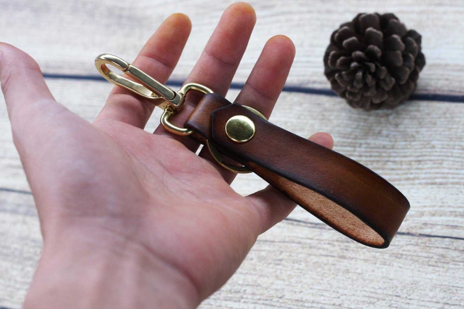 vegetable tanned leather keychain