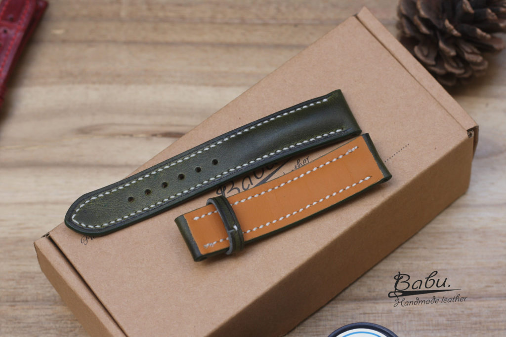 A set of standard watch straps can enhance the value of any wristwatch. 