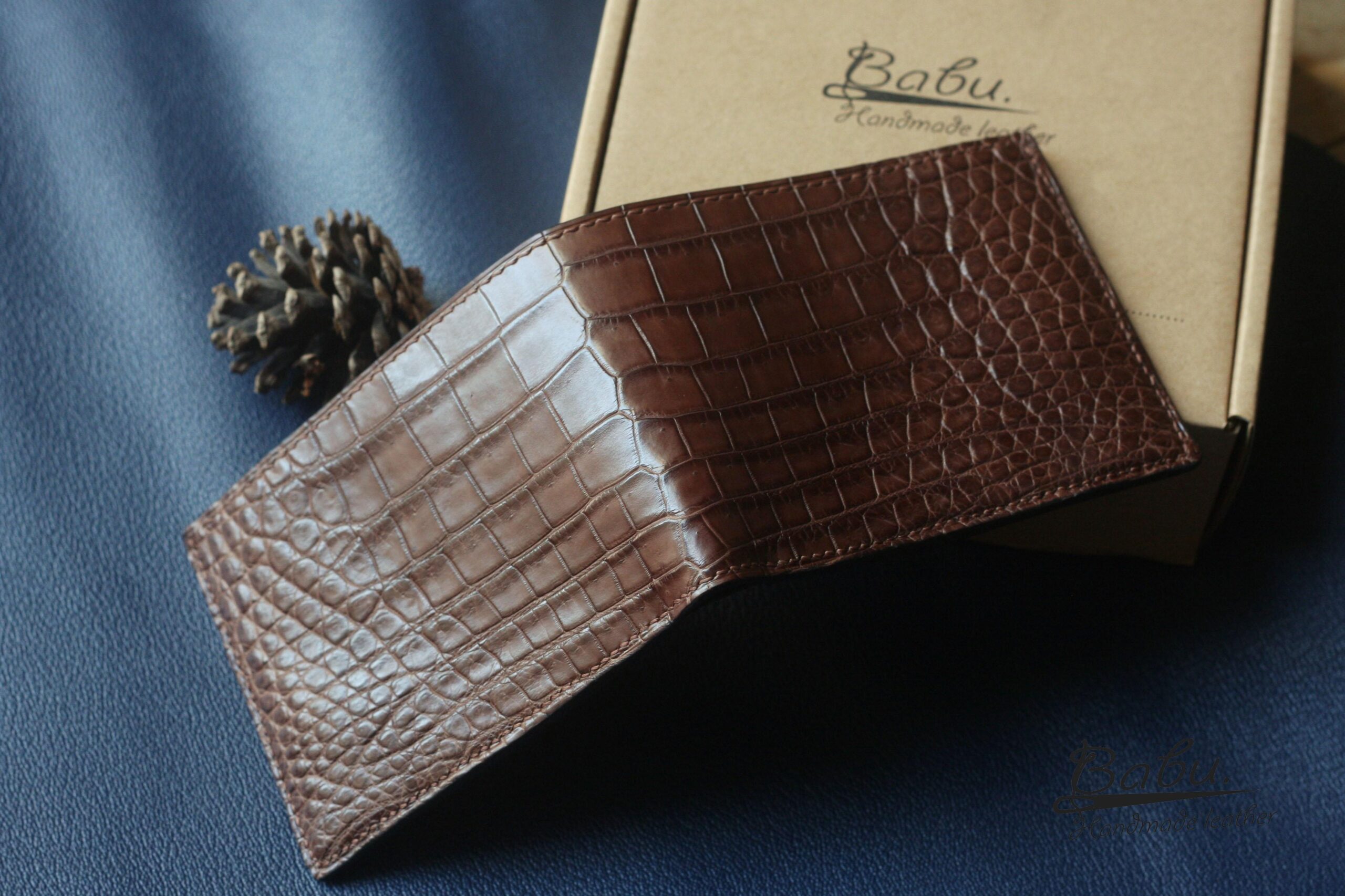 Honey Brown Alligator wallet for men, Handmade Alligator leather bifold  wallet WL295