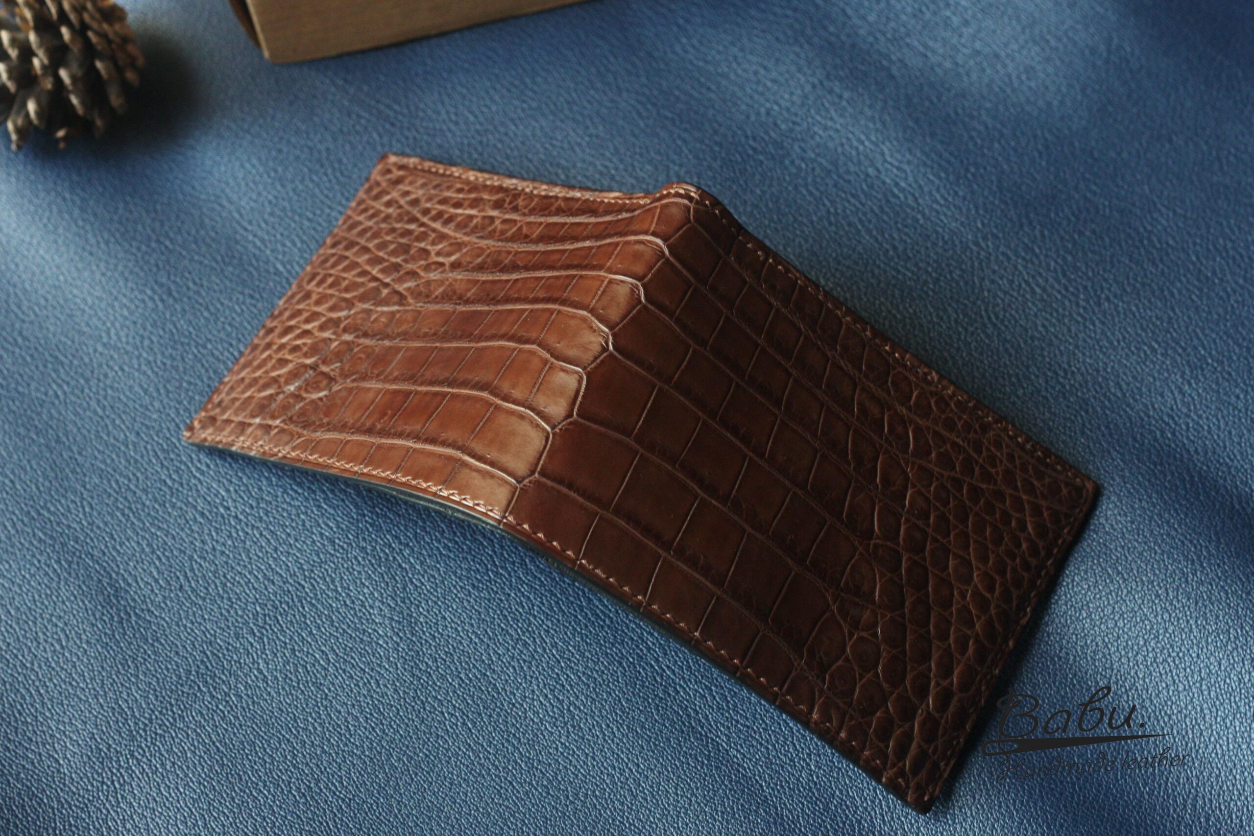 Honey Brown Alligator wallet for men, Handmade Alligator leather bifold  wallet WL295