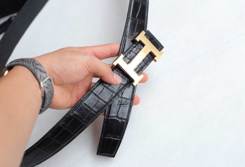 Why An Alligator Leather Belt Is The Ultimate Wardrobe Accessory