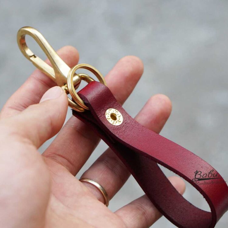 Luca - Handmade Leather Key Case - Tobacco #handmadeleather