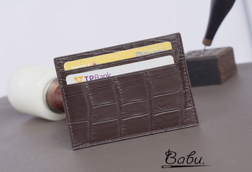 Alligator Leather Card Holder: The Ultimate Blend of Luxury and Practicality